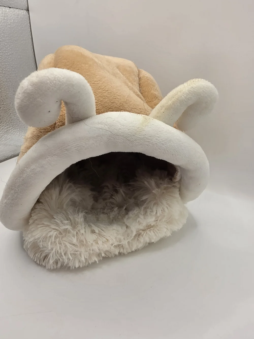 EveryYay Small Animal Tan White Snail Plush Pet Cave Bed